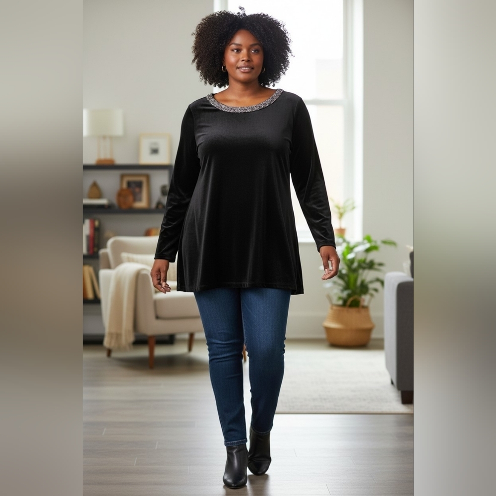 1X 18/20 Elegant Velvet Black Women's Top With Sparkling Neckline